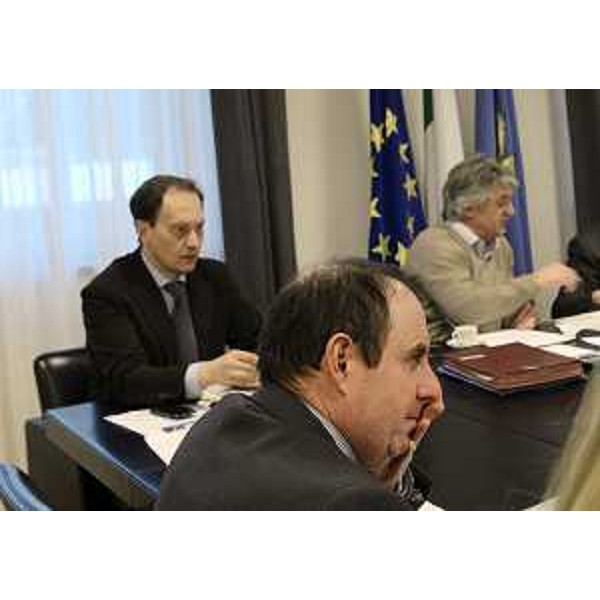 Claudio Violino (Assessore regionale Risorse rurali agroalimentari e forestali), Luca Ciriani (Vicepresidente FVG e assessore regionale Salute Integrazione socio sanitaria Politiche sociali Protezione civile) e Renzo Tondo (Presidente Friuli Venezia Giulia) durante la riunione della Giunta regionale. (Udine 13/02/13)