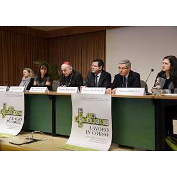 R.Nunin (Docente Diritto Lavoro Università Trieste), A.Brandi (Assessore regionale Lavoro), A.B.Mazzocato (Arcivescovo Udine), D.Macorig (Vicepresidente e assessore Lavoro Provincia Udine), P.Fontanini (Presidente Provincia Udine) e M.Brollo (Docente Diritto Lavoro Università Udine) al convegno "Work in Progress. Impatto della riforma Fornero sul mercato del lavoro in provincia di Udine". (Udine 15/02/13)
