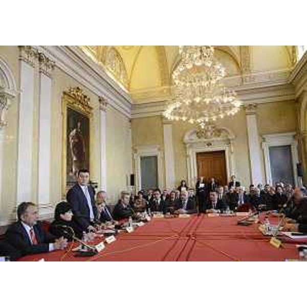 Tavolo della presentazione del progetto di sviluppo locale "Vojvodina Biomass Energy", nella sede della Regione FVG. (Trieste 15/02/13)