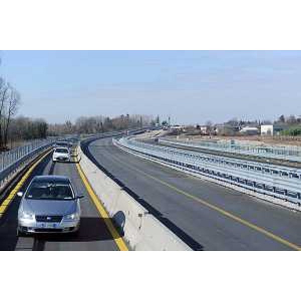 Lavori in corso sul raccordo autostradale Villesse-Gorizia. (Gorizia 28/02/13)