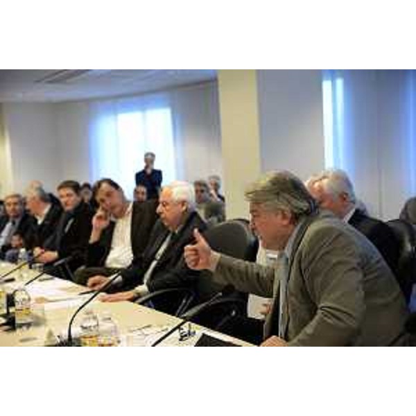 Elio De Anna (Assessore regionale Autonomie locali) durante la riunione del CAL-Consiglio delle Autonomie Locali. (Udine 01/03/13)