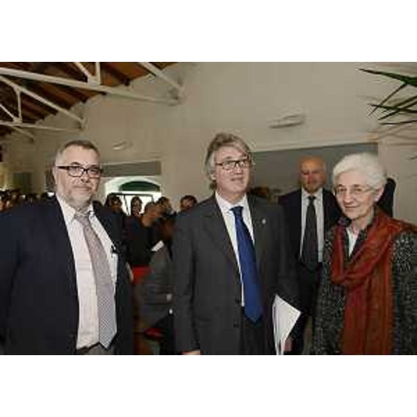 Renzo Tondo (Presidente Friuli Venezia Giulia), tra Marco Terenzi ed Alda Pellegri (Responsabile amministrativo FVG e presidente nazionale Associazione La Nostra Famiglia), al convegno "Missione e visione nei servizi alla persona in ambito neuroriabilitativo: l'esperienza dell'Associazione La Nostra Famiglia", nell'oratorio della parrocchia di Santa Maria Maggiore. (Codroipo 01/03/13)