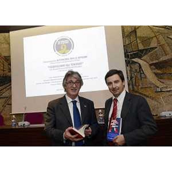 Renzo Tondo (Presidente Friuli Venezia Giulia) e Luca Antonini (Costituzionalista) alla presentazione del libro "Federalismo all'italiana", nella sede della CCIAA. (Udine 01/03/13)