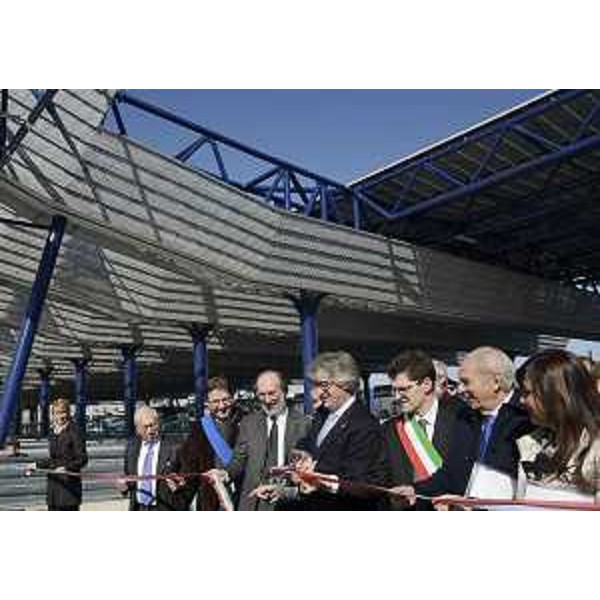 E.Terpin (Presidente Autovie Venete), E.Gherghetta (Presidente Provincia Gorizia), R.Riccardi (Assessore regionale Infrastrutture), R.Tondo (Presidente Friuli Venezia Giulia), L.Cabass (Sindaco Villesse), E.Romoli (Sindaco Gorizia) ed A.Brandi (Assessore regionale Lavoro) all'inaugurazione del casello di Villesse sulla A34 (Villesse-Gorizia). (Villesse 02/03/13)