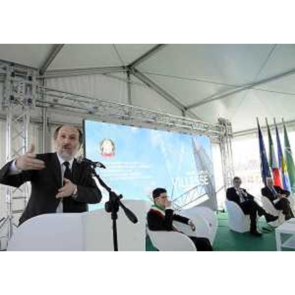 Riccardo Riccardi (Assessore regionale Infrastrutture) interviene alla cerimonia d'inaugurazione del casello di Villesse sulla A34 (Villesse-Gorizia). (Villesse 02/03/13)