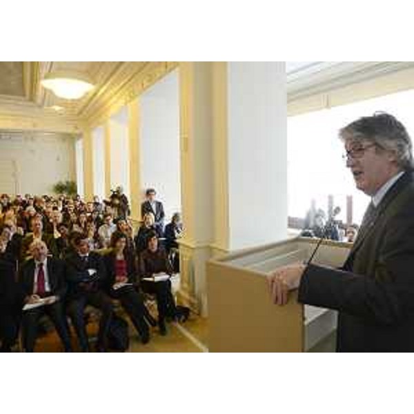 Renzo Tondo (Presidente Friuli Venezia Giulia) interviene al convegno "Regioni e Aiuti di Stato" al Savoia Excelsior Palace. (Trieste 04/03/13)