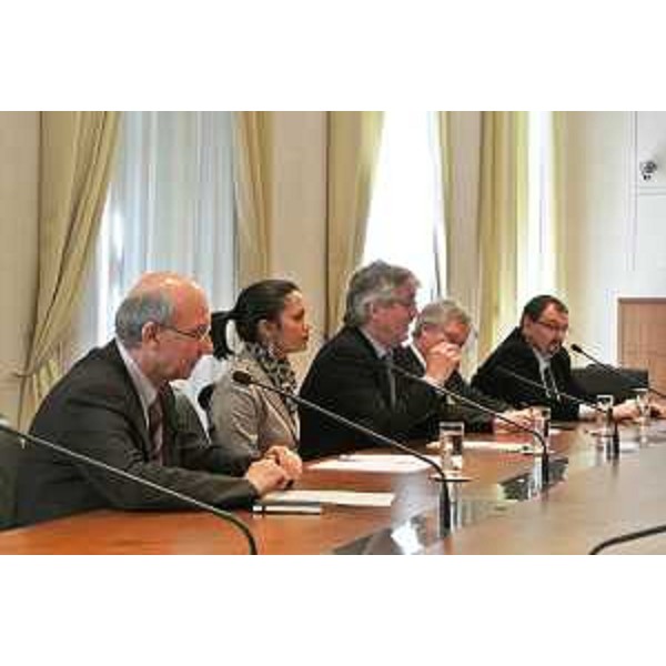 G.Baggi (Capo Ufficio Stampa Regione FVG), I.Fabbro (Nuovo assessore regionale Finanze, Patrimonio, Programmazione, Ambiente, Energia e Politiche per la Montagna), R.Tondo (Presidente Friuli Venezia Giulia), D.Bertuzzi (Segretario generale Presidenza Giunta regionale) e G.Carbonara (Portavoce presidente Tondo). (Trieste 11/03/13)