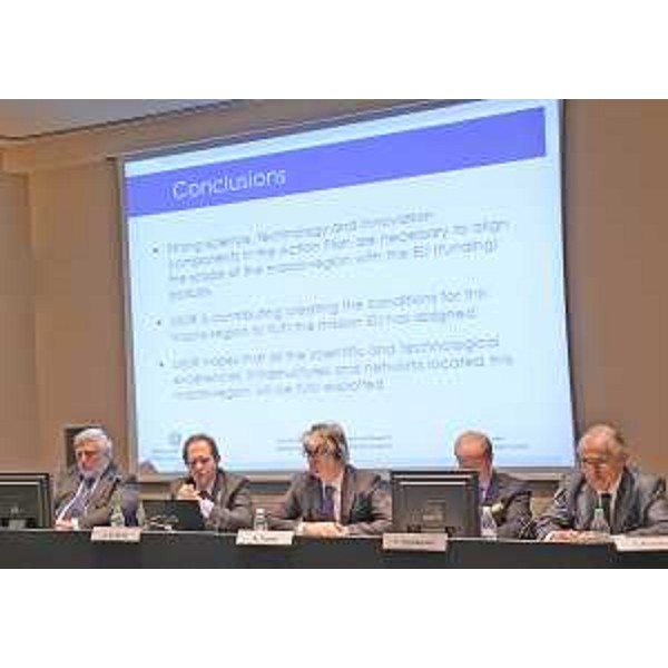 Renzo Tondo (Presidente Friuli Venezia Giulia) al worshop sul Piano di azione della Macroregione Adriatico Ionica, nella Sala Tessitori del Consiglio regionale. (Trieste 15/03/13)