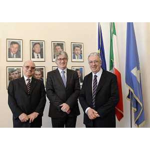 Gesualdo Pianciamore (Console onorario Principato di Monaco a Trieste), Renzo Tondo (Presidente Friuli Venezia Giulia) e Robert Fillon (Ambasciatore Principato di Monaco presso il Quirinale), nella sede della Regione. (Trieste 27/03/13)