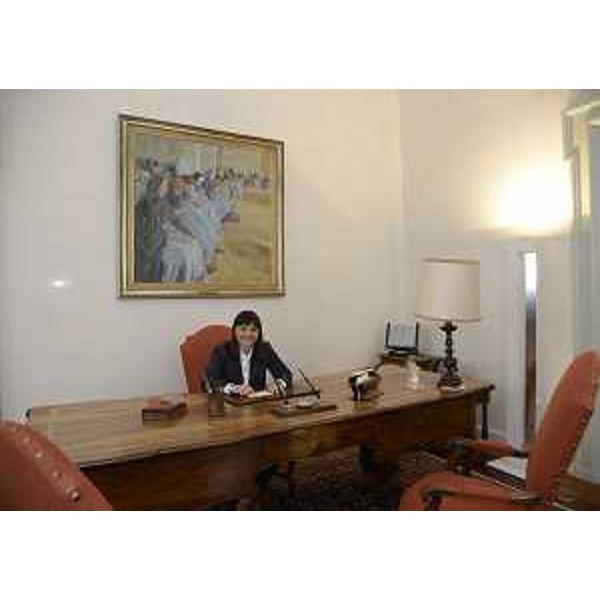 Debora Serracchiani (Presidente Friuli Venezia Giulia) nel suo ufficio nella sede della Regione FVG per la prima giornata di lavoro. (Trieste 29/04/13)