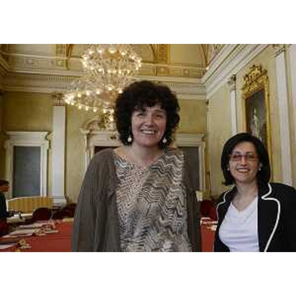 Gli assessori regionali Loredana Panariti (Lavoro, Formazione, Pari Opportunità, Istruzione e Politiche giovanili) e Sara Vito (Ambiente, Energia e Risorse forestali) nella sede della Regione. (Trieste 04/05/13)