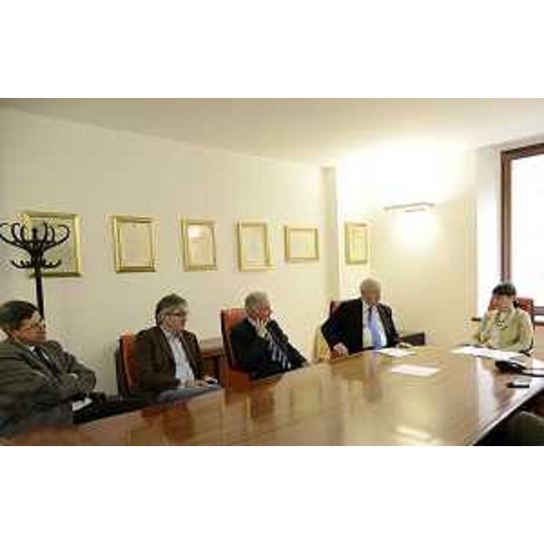 Giancarlo Buonocore (Procuratore Tribunale Tolmezzo), Renzo Tondo (Consigliere regionale), Antonio Cumin (Presidente Tribunale Tolmezzo), Dario Zearo (Sindaco Tolmezzo) e Debora Serracchiani (Presidente Friuli Venezia Giulia) nella sede del Tribunale. (Tolmezzo 10/05/13)