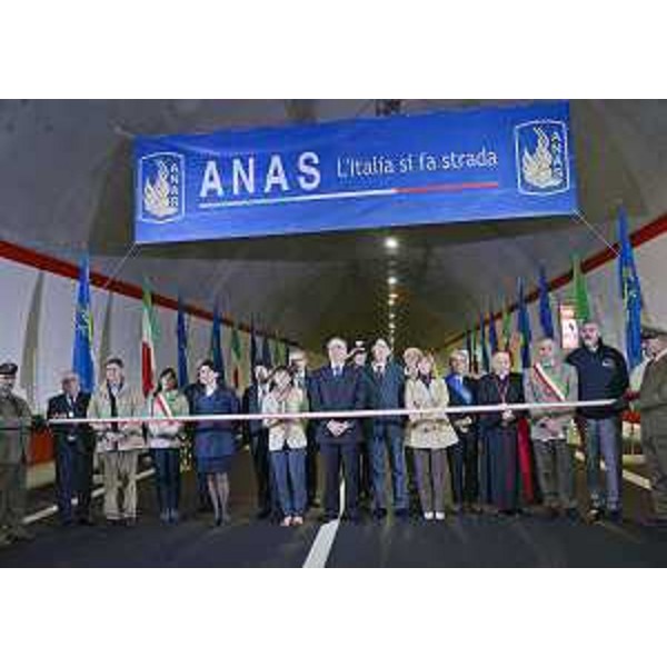 L'inaugurazione della galleria "Fortezza della Chiusa" sulla SS 13 "Pontebbana" con Pietro Ciucci (Amministratore unico ANAS SpA) e Debora Serracchiani (Presidente Friuli Venezia Giulia). (Chiusaforte 10/05/13)
