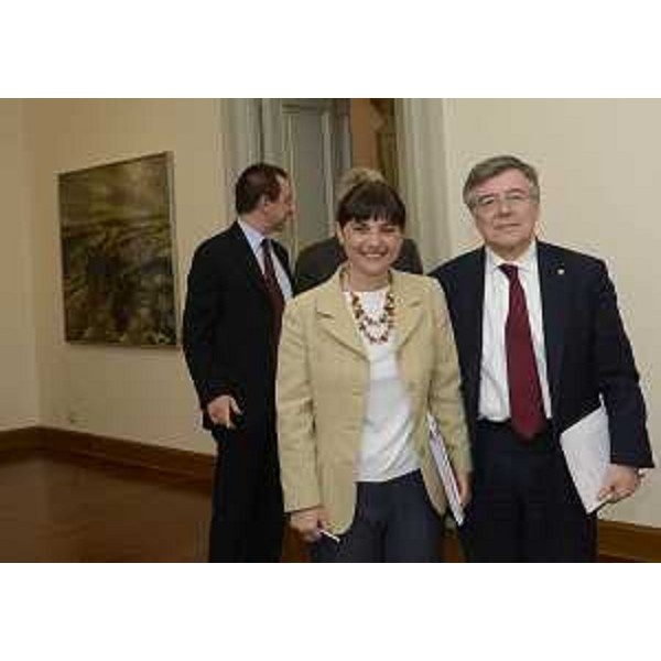 Debora Serracchiani (Presidente Friuli Venezia Giulia) e Flavio Zanonato (Ministro Sviluppo economico) nella sede della Regione. (Trieste 10/05/13)
