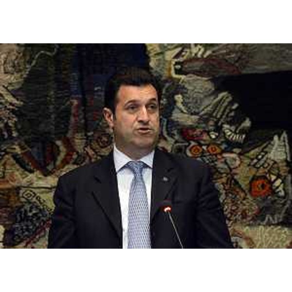 Franco Iacop nell'Aula del Consiglio regionale che l'ha appena eletto presidente. (Trieste 13/05/13)