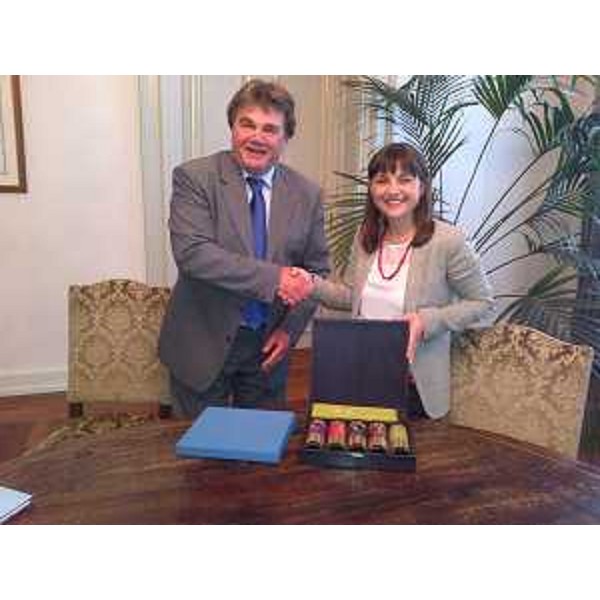 Ivan Jakovcic [Presidente Contea Istriana (HR)] e Debora Serracchiani (Presidente Friuli Venezia Giulia) nella sede della Regione. (Trieste 13/05/13)