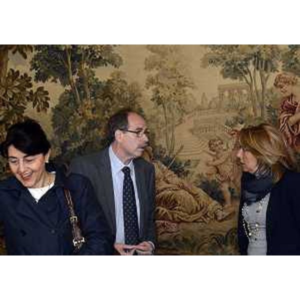 Gli assessori regionali Mariagrazia Santoro (Infrastrutture, Mobilità, Pianificazione territoriale, Lavori pubblici), Gianni Torrenti (Istruzione, Università, Ricerca, Famiglia, Associazionismo, Cooperazione, Cultura, Sport, Relazioni internazionali e comunitarie) e Maria Sandra Telesca (Salute, Integrazione socio-sanitaria e Politiche sociali) durante la riunione della Giunta, nella sede della Regione FVG. (Trieste 17/05/13)