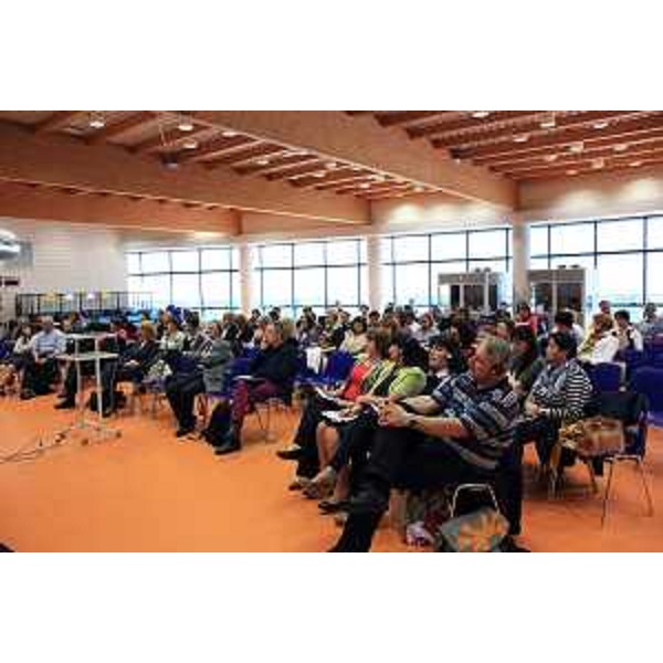 Pubblico al convegno "Competenze oltre i confini -Kompetenzen ohne Grenzen-Kompetence preko meja". (Lignano Sabbiadoro 17/05/13)