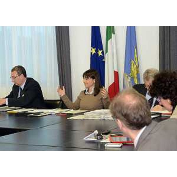 Sergio Bolzonello (Vicepresidente FVG e assessore Attività produttive, Risorse rurali, agroalimentari e forestali) e Debora Serracchiani (Presidente Friuli Venezia Giulia) durante la riunione della Giunta regionale. (Udine 25/05/13)