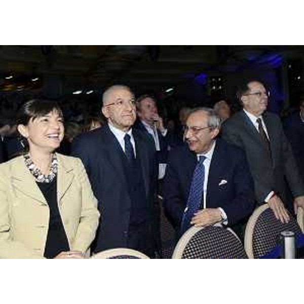 Debora Serracchiani (Presidente Friuli Venezia Giulia), Vincenzo De Luca (Viceministro Infrastrutture e Trasporti) e Giuseppe Bono (Amministratore delegato Fincantieri) alla cerimonia di consegna della "Royal Princess". (Monfalcone 30/05/13)