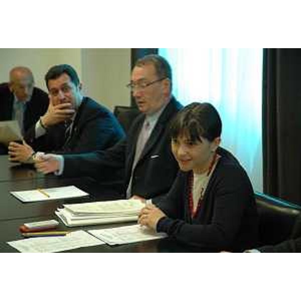 Debora Serracchiani (Presidente Friuli Venezia Giulia) all'incontro tra l'Amministrazione regionale, l'amministratore delegato di Hypo Bank Italia Lorenzo Snaidero e i rappresentanti di lavoratori e sindacati. (Udine 01/06/13)
