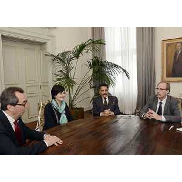 Vincenzo Sandalj (Console onorario di Indonesia a Trieste), August Parengkuan (Ambasciatore Repubblica di Indonesia in Italia) e Gianni Torrenti (Assessore regionale Relazioni internazionali e comunitarie) nella sede della Regione Friuli Venezia Giulia. (Trieste 04/06/13)