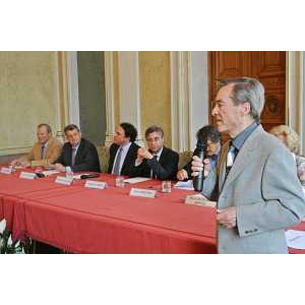 Augusto Re David (Membro Comitato Premio Barcola) interviene al Premio Barcola, nella sede della Regione. (Trieste 08/06/13)