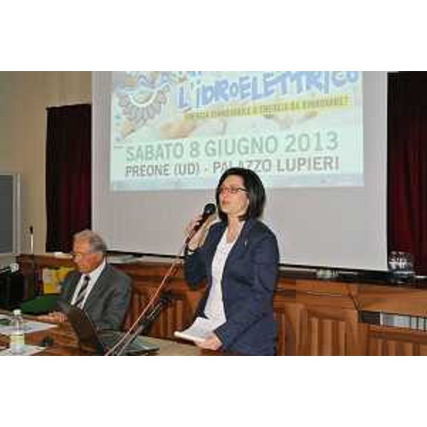 Sara Vito (Assessore regionale Ambiente, Energia e Politiche Montagna) al convegno "Ripensare l'idroelettrico: energia rinnovabile o energia da rinnovare?" promosso da Legambiente. [Preone (UD) 08/06/13]