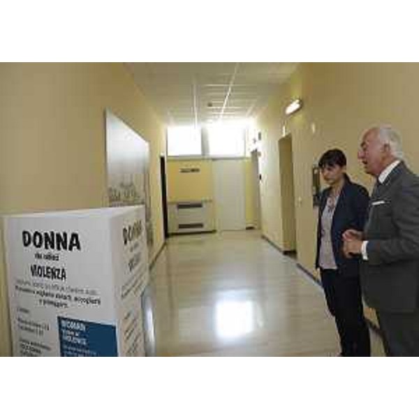 ierfrancesco Galante (Prefetto Pordenone) accompagna Debora Serracchiani (Presidente Friuli Venezia Giulia) nella sede della Prefettura. (Pordenone 12/06/13)
