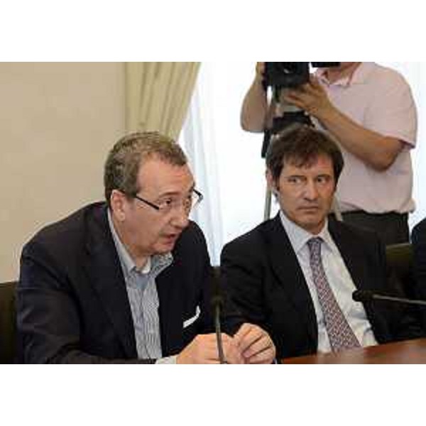 Sergio Bolzonello (Vicepresidente FVG e assessore regionale Attività produttive, Risorse rurali, agroalimentari e forestali) e Stefano Vaccari (Direttore centrale Promozione qualità alimentari - Ministero Politiche agricole). (Trieste 21/06/13)