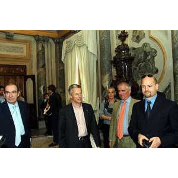 Riccardo Illy (Presidente Regione Friuli Venezia Giulia) con Michele Degrassi Amministratore Delegato di Friulia), Adalberto Valduga (Presidente Camera di Commercio di Udine) e Palazetti ritratti in occasione delle celebrazioni per i primi 40 anni di attività della Friulia (Passariano 18/04/07)