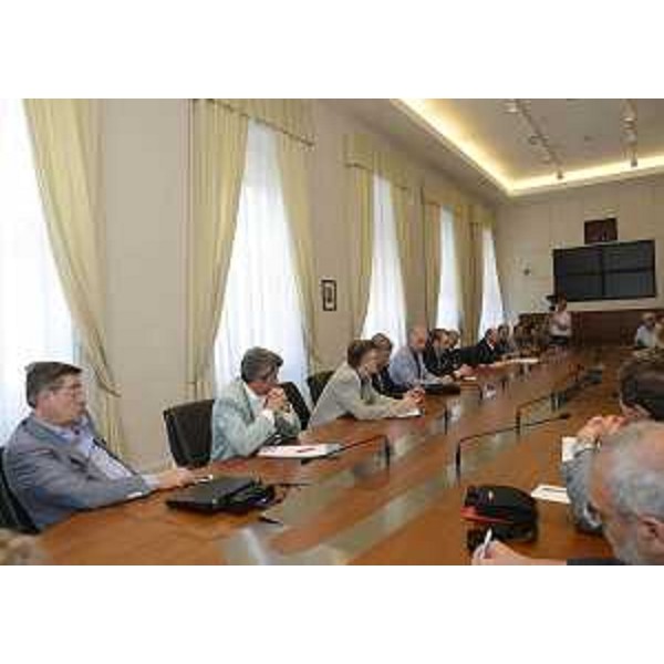 Tavolo sulla vicenda Cospalat con Sergio Bolzonello (Vicepresidente FVG e assessore regionale Attività produttive, Risorse rurali, agroalimentari e forestali) e Stefano Vaccari (Direttore centrale Promozione qualità alimentari - Ministero Politiche agricole). (Trieste 21/06/13)