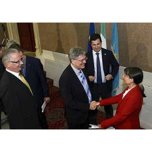 Peter Kaiser (Presidente Land Carinzia) e Debora Serracchiani (Presidente Friuli Venezia Giulia), con Reinhart Rohr e Franco Iacop (Presidenti dei Consigli regionali di Carinzia e FVG) nella sede della Regione FVG. (Trieste 25/06/13)