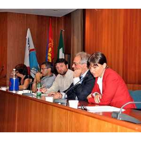 Debora Serracchiani (Presidente Friuli Venezia Giulia) e Gian Mario Spacca (Presidente Regione Marche) all’assemblea sindacale unitaria del settore elettrodomestici. (Roma 08/07/13)