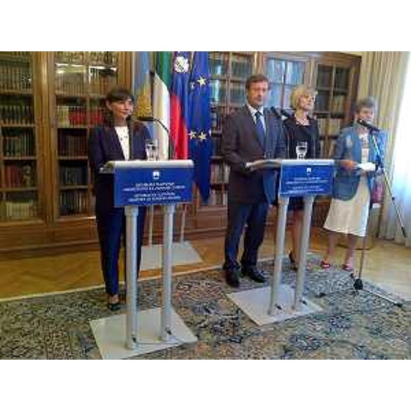 Debora Serracchiani (Presidente Friuli Venezia Giulia) con Karl Erjavec (ministro Affari esteri Repubblica di Slovenia). (Lubiana 10/07/13)
