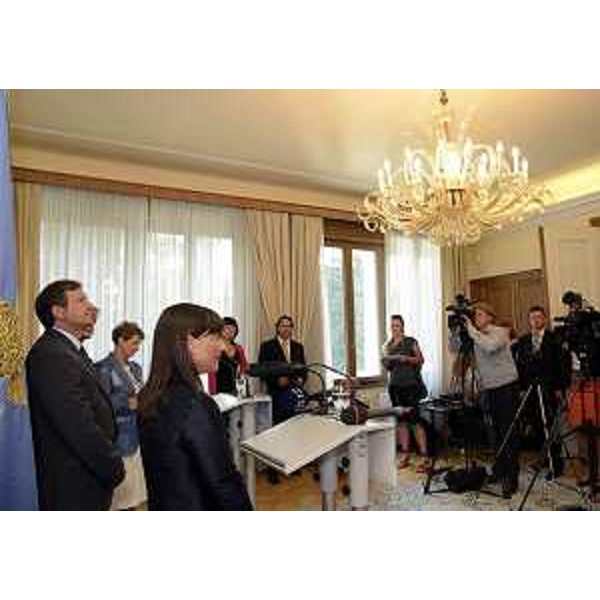 Debora Serracchiani (Presidente Friuli Venezia Giulia) con Karl Erjavec (ministro Affari esteri Repubblica di Slovenia) durante la conferenza stampa. (Lubiana 10/07/13)