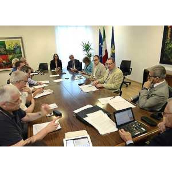 Sergio Bolzonello (Vicepresidente FVG e assessore regionale Attività produttive) durante l’incontro con i rappresentanti di Assindustria e Federazione PMI e le organizzazioni sindacali. (Udine 11/07/13)