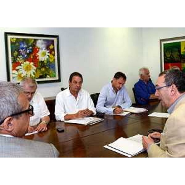 Sergio Bolzonello (Vicepresidente FVG e assessore regionale Attività produttive) durante l’incontro con i rappresentanti di Assindustria e Federazione PMI e le organizzazioni sindacali. (Udine 11/07/13)