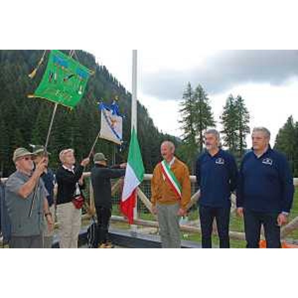 Paolo Panontin (Assessore regionale Protezione civile) e Guglielmo Berlasso (Direttore regionale Protezione civile) all'inaugurazione del rifugio Fratelli Nordio-Riccardo Deffar. (Ugovizza 13/07/13)