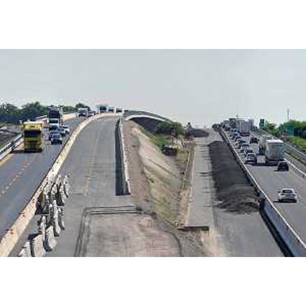 Lavori del nuovo ponte sul Piave, primo lotto della terza corsia dell'A4. (05/07/13)