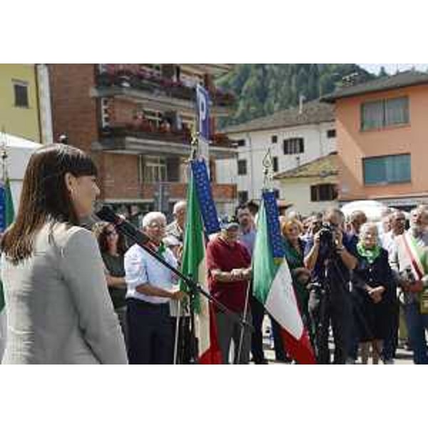 Debora Serracchiani (Presidente Friuli Venezia Giulia) alla cerimonia per il 69° anniversario degli eccidi della Valle del But. (Paluzza 20/07/13)