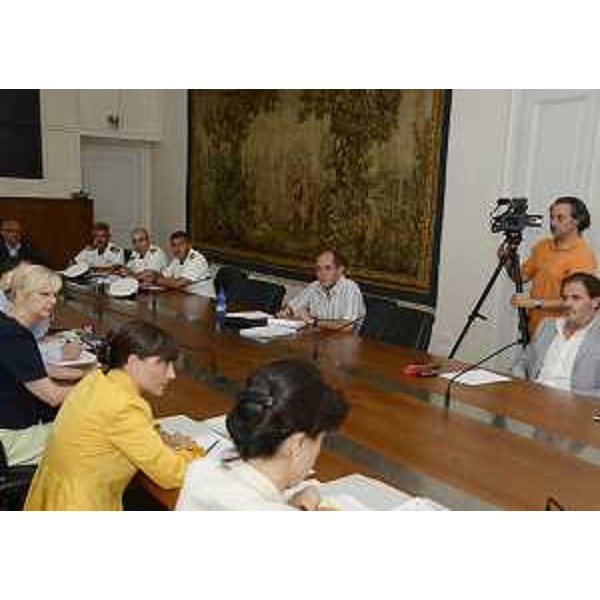 Debora Serracchiani (Presidente Friuli Venezia Giulia), tra Mariagrazia Santoro (Assessore regionale Infrastrutture, Mobilità, Pianificazione territoriale, Lavori pubblici) e Silvia Altran (Sindaco Monfalcone), alla riunione del Comitato consultivo del Porto di Monfalcone. (Trieste 23/07/13)