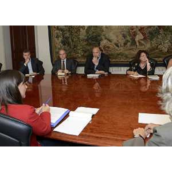 Incontro per fare il punto sulle prospettive aperte dalla proposta di Arvedi per la Ferriera di Servola, con Debora Serracchiani (Presidente Friuli Venezia Giulia) e Roberto Cosolini (Sindaco Trieste). (Trieste 24/07/13)