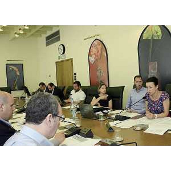 Sergio Bolzonello (Vicepresidente FVG e asessore regionale Attività produttive, Risorse rurali, agroalimentari e forestali) in IV Commissione consiliare, in Consiglio regionale. (Trieste 25/07/13)