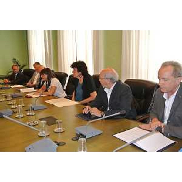 Tavolo della firma del "Protocollo sulla politica regionale della concertazione" tra Regione FVG, Confindustria e segretari regionali di CGIL, CISL e UIL. (Trieste 01/08/13)