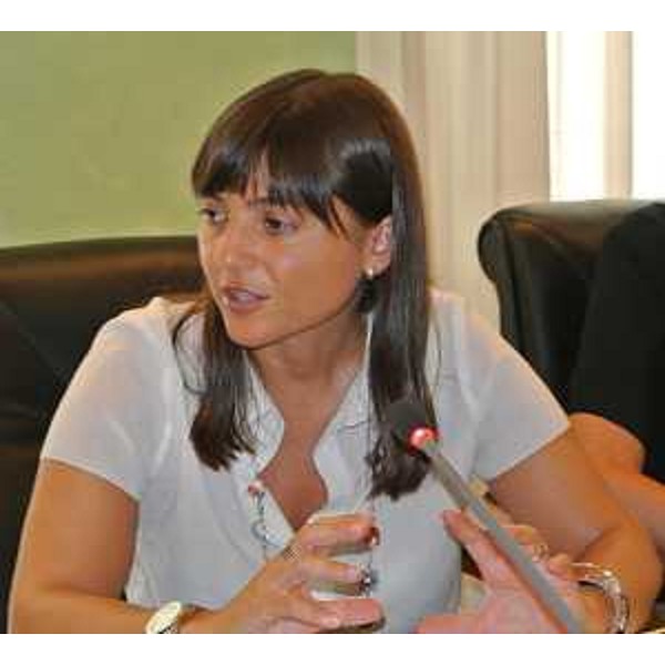 Debora Serracchiani (Presidente Friuli Venezia Giulia) al Tavolo della firma del "Protocollo sulla politica regionale della concertazione". (Trieste 01/08/13)