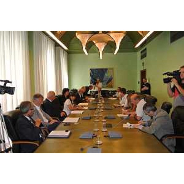 Tavolo della firma del "Protocollo sulla politica regionale della concertazione" tra Regione FVG, Confindustria e segretari regionali di CGIL, CISL e UIL. (Trieste 01/08/13)