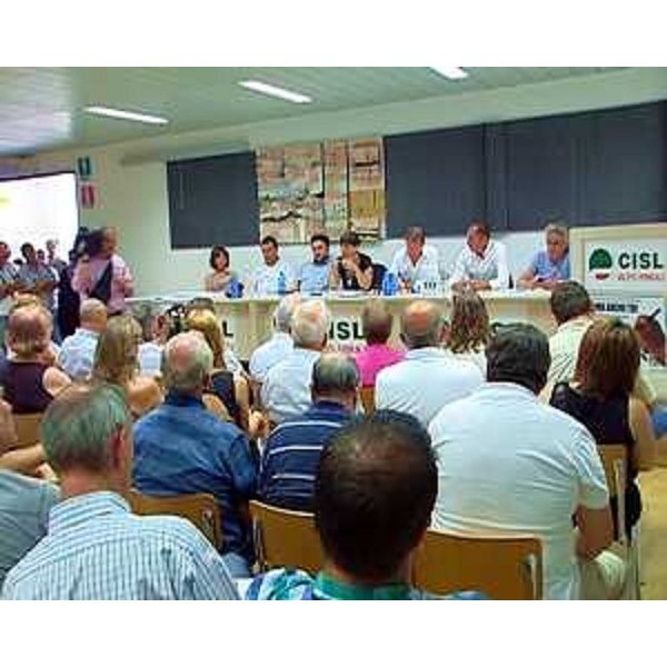Debora Serracchiani (Presidente Friuli Venezia Giulia) al consiglio generale allargato del sindacato Cisl Alto Friuli. (Gemona del Friuli, 05/08/13)