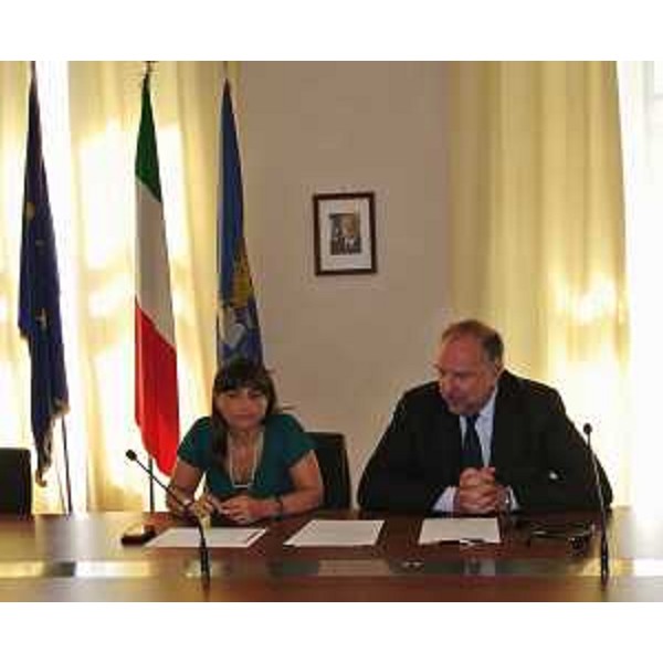 Debora Serracchiani (Presidente Friuli Venezia Giulia) e Roberto Cosolini (Sindaco Trieste) durante la conferenza stampa sul nuovo collegamento ferroviario Trieste-Milano. (Trieste, 06/08/13)