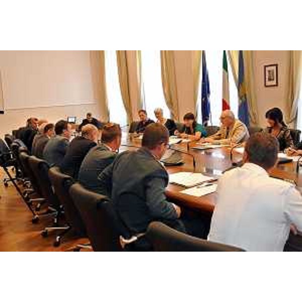 Tavolo sul porto di Monfalcone. (Trieste, 06/08/13)